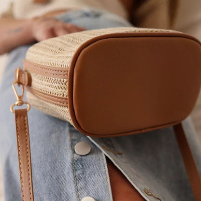 Bolso Tatiana · + Correa GRATIS · Rafia y Piel