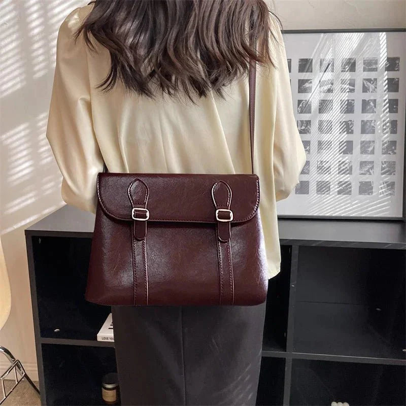 Bolso Flavia · + Correa GRATIS · Piel